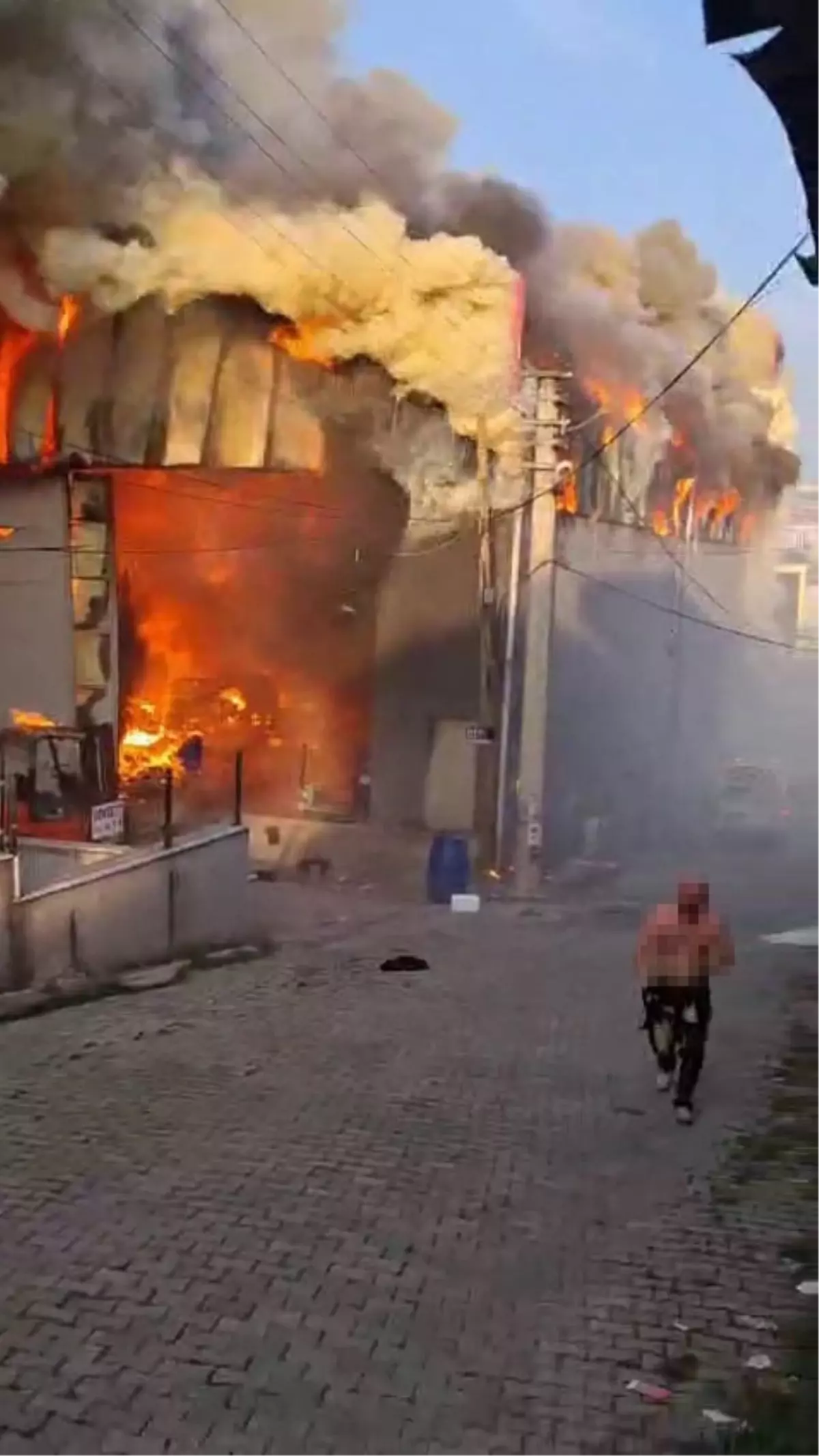 Kocaeli'de Kozmetik Fabrikasında Çıkan Yangının Sebebi Açıklandı: Statik Elektrik ve Alkol Transferi