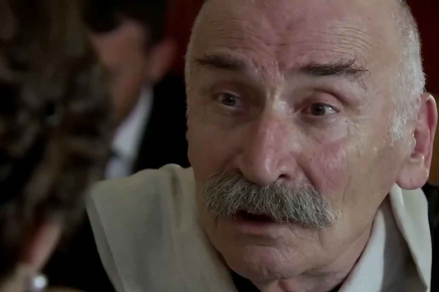 Cansu Dere’nin dizi setindeki fotoğrafı