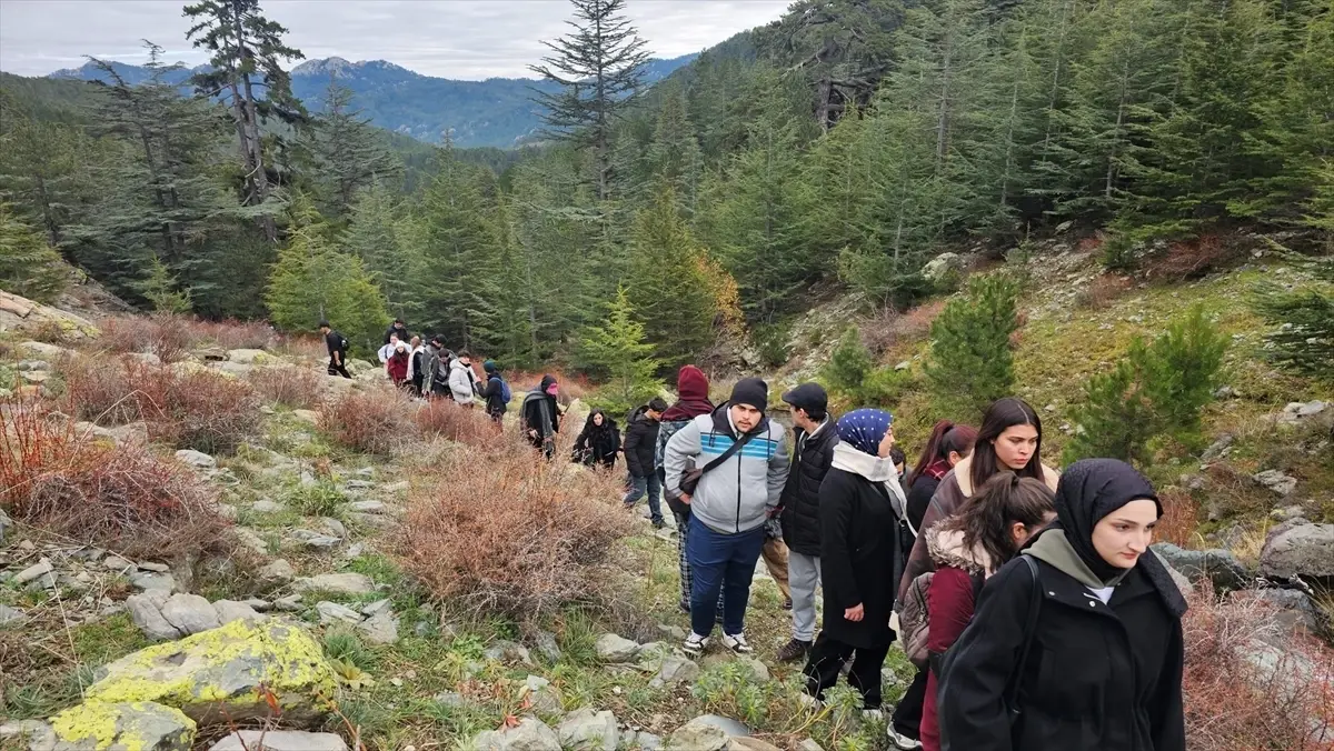 Beyşehir'de Doğa Tutkusu: Anaokulu Çocuklarından Üniversiteli Trekker'lara