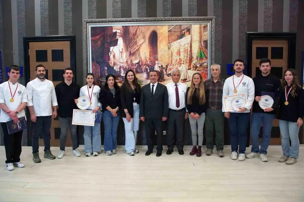 İGÜ Gastronomi Şampiyonu: Altın Madalya ve Yılın En İyi Ekip Ödülü