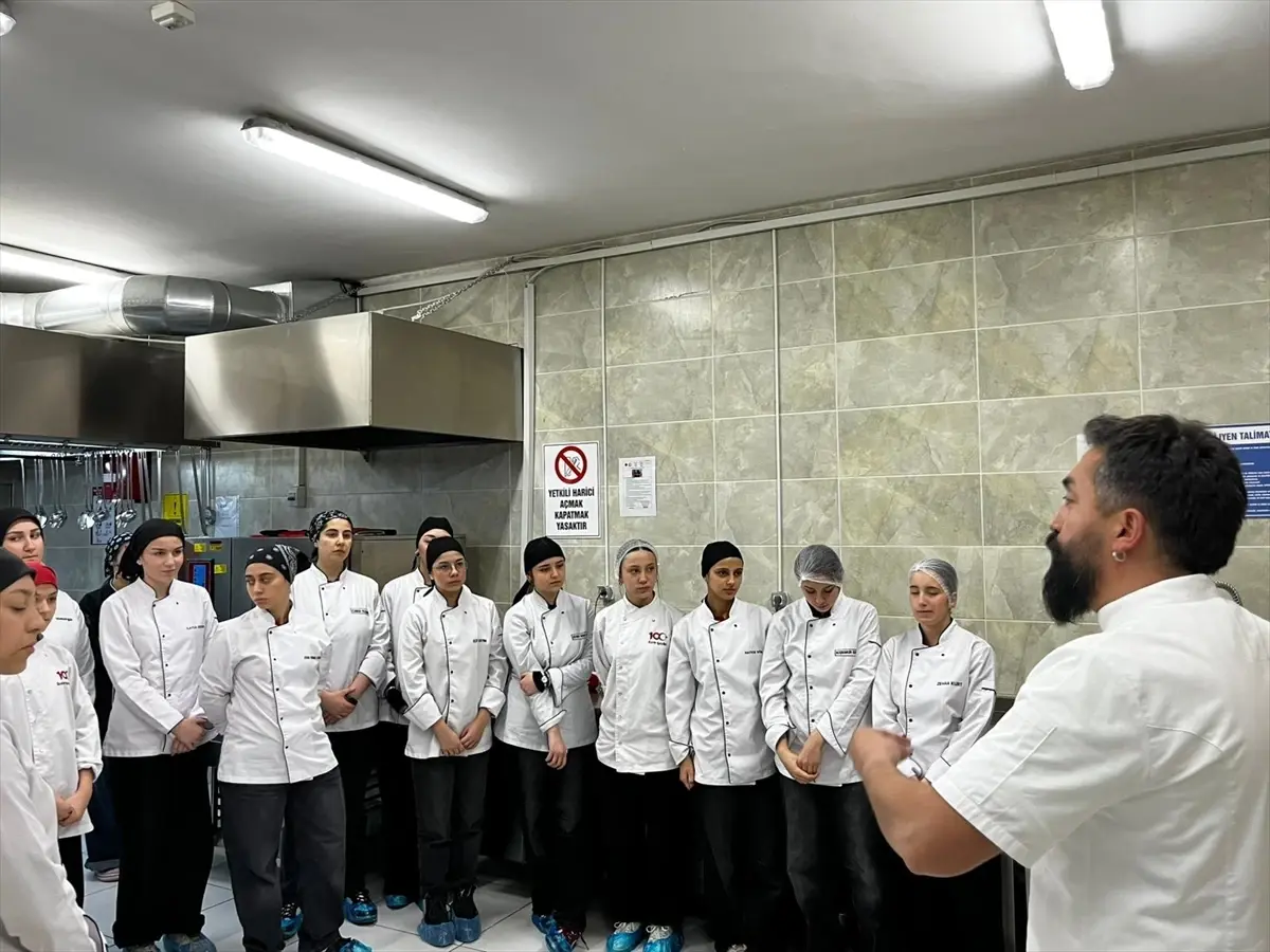 Kastamonu Üniversitesi’nden Lise Öğrencilerine Gastronomi Atölyesi: Genç Şefler Mutfağa Adım Attı