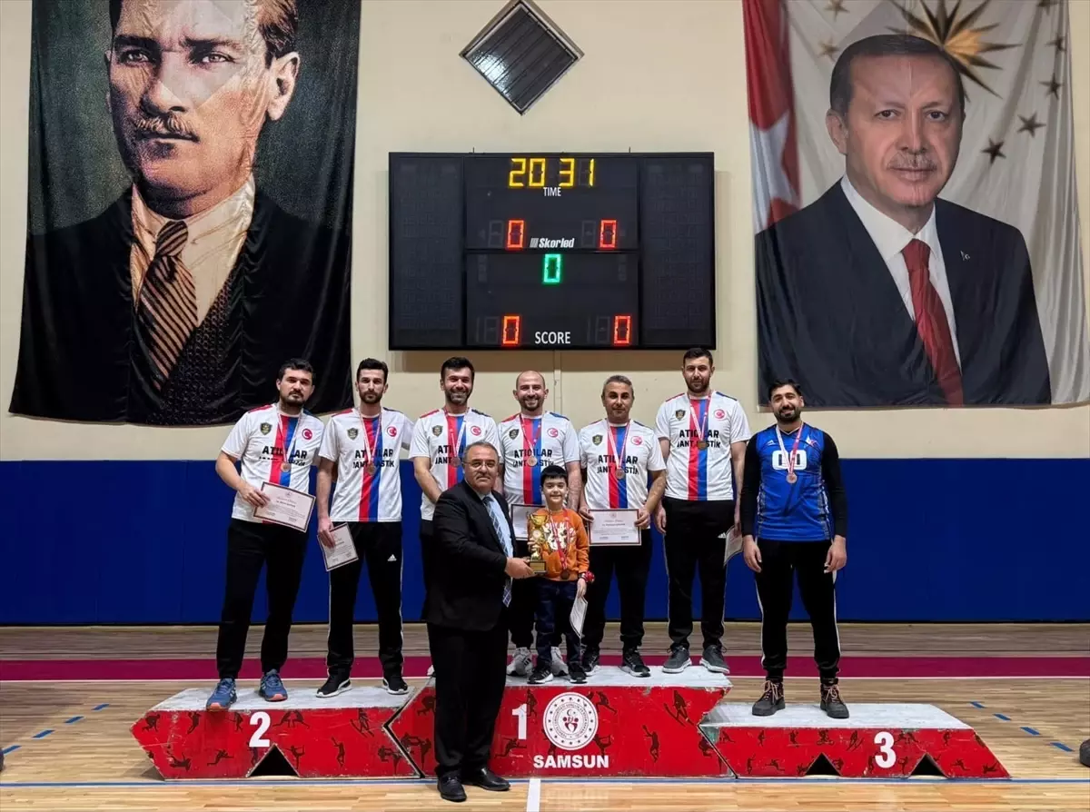 Vezirköprü'de Öğretmenler Günü Coşkusu: Voleybol ve Dart Turnuvaları Tamamlandı