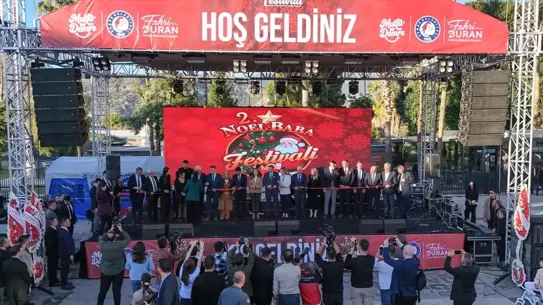 Demre'de 2. Noel Baba Festivali Coşkuyla Açıldı