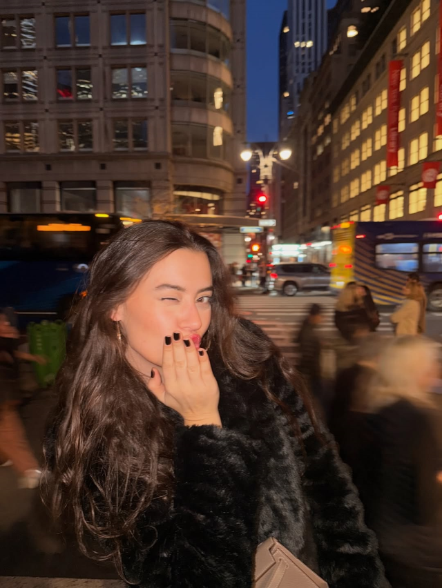 Cemrenaz Turhan ofis ortamında