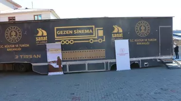 Gezen Sinema Tırı Karlıova’da Çocuklara Ücretsiz Film Keyfi