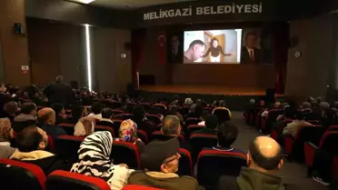 Melikgazi Belediyesi'nden İşitme Engellilere Özel Sessiz Film Gösterimi
