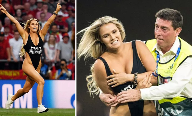 Pilotluk sertifikasını gösteren Kinsey