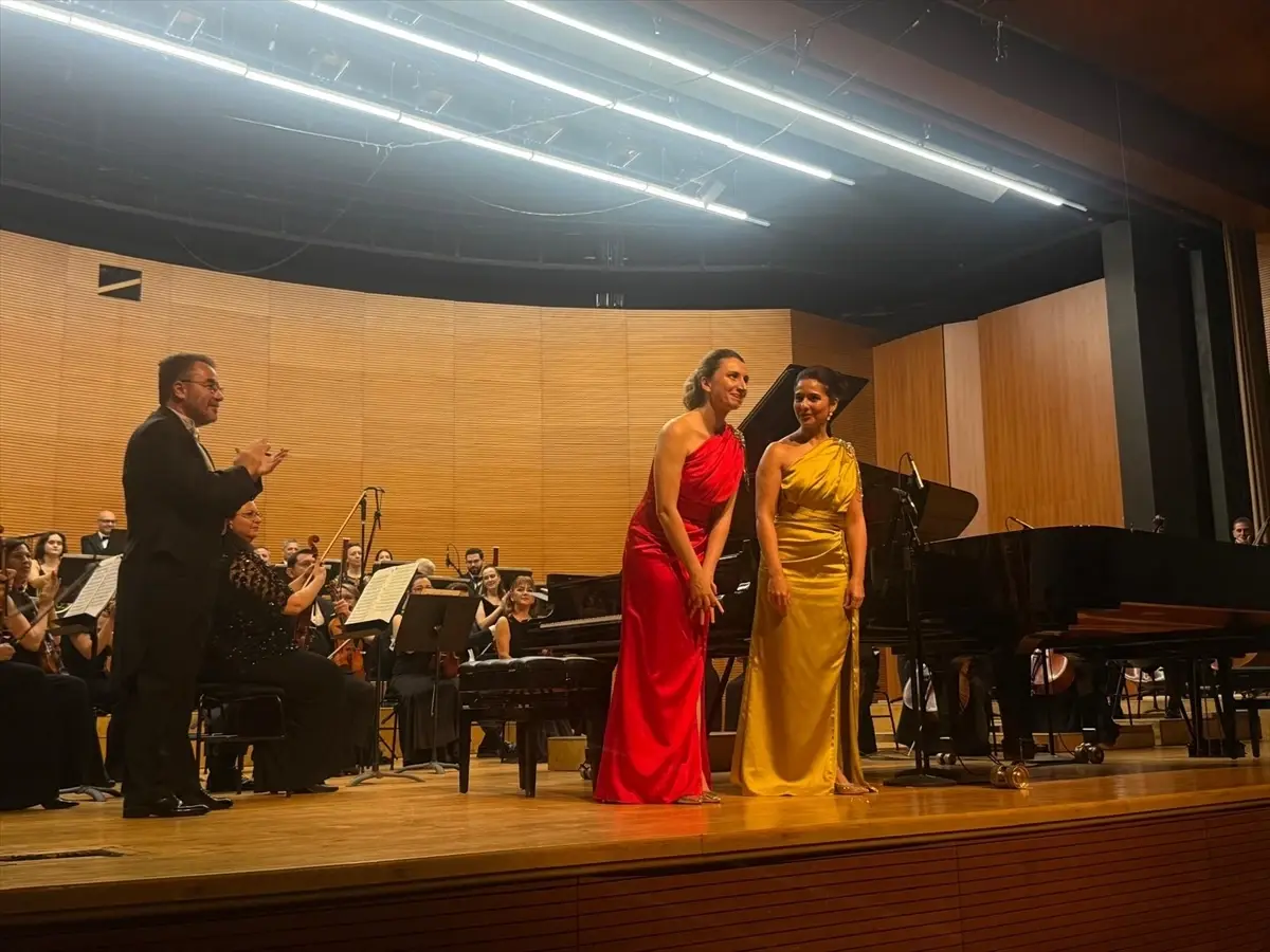 Selin Şekeranber ve Yudum Çetiner’in Büyüleyici İkili Piyano Performansı BBDSO’da
