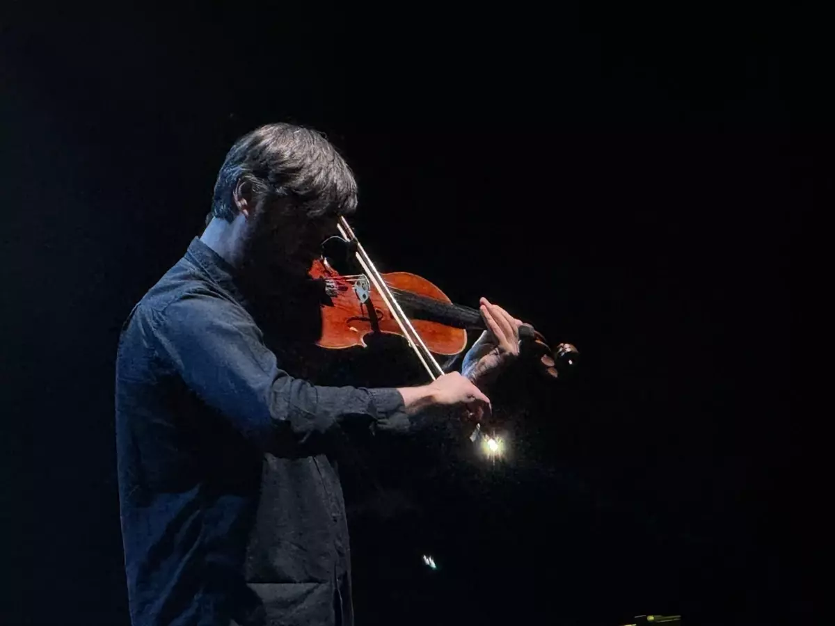 Evgeny Grinko'nun Bursa’da Piyanist Büyüsü: Aşık Veysel’in Şarkısı Sahne Aldı