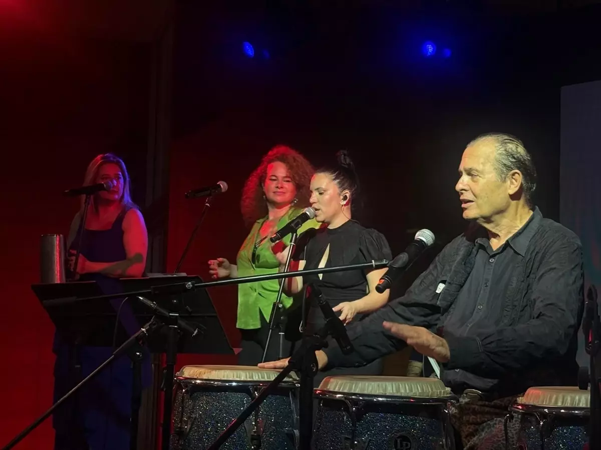 Ayhan Sicimoğlu ve Latin All Stars, Bursa’da Latin Rüzgarını Üfledi