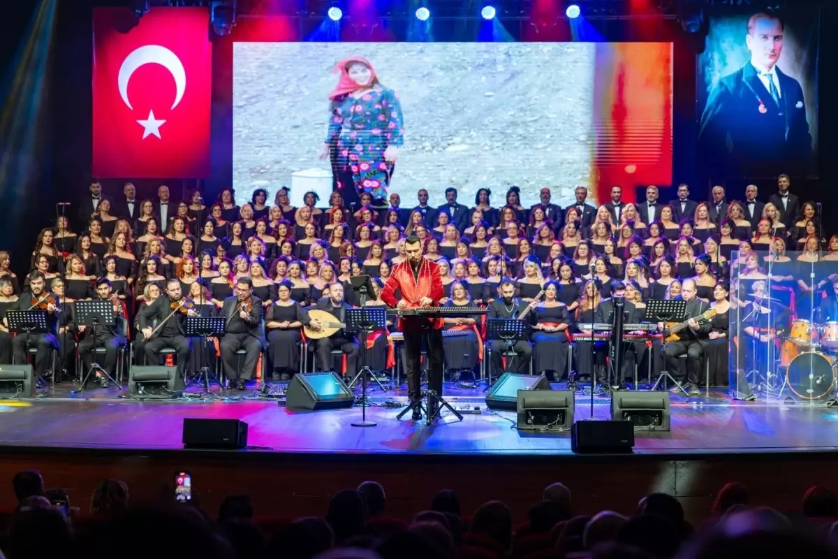 Türkan Şoray’ın Işıltısı Mersin’de Parladı: İyilik Korosu’ndan Unutulmaz Konser