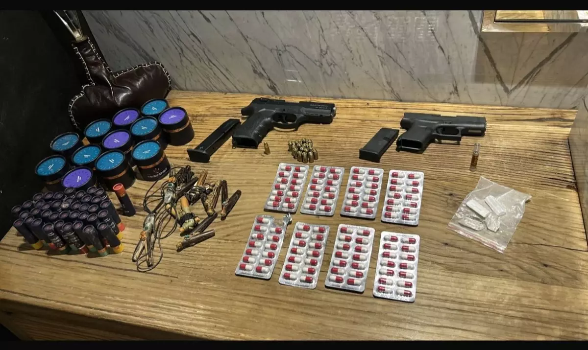 İstanbul’da 7 Şüpheli Gözaltında: Oyuncu Ezgi Eyüpoğlu da Operasyonda