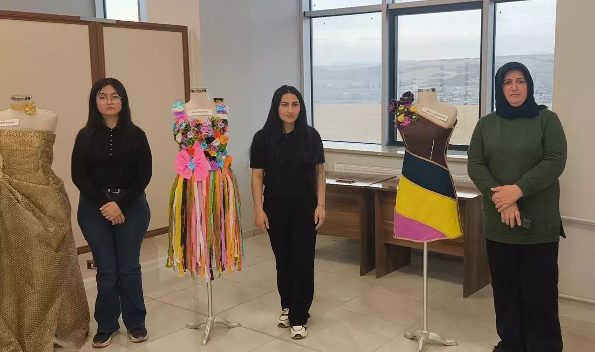 KAÜ'lu Tasarımcılar Atık Malzemelerle Sürdürülebilir Moda Sergisi Düzenledi
