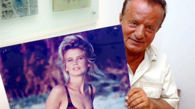 Zeki Triko koleksiyonundan bir parça