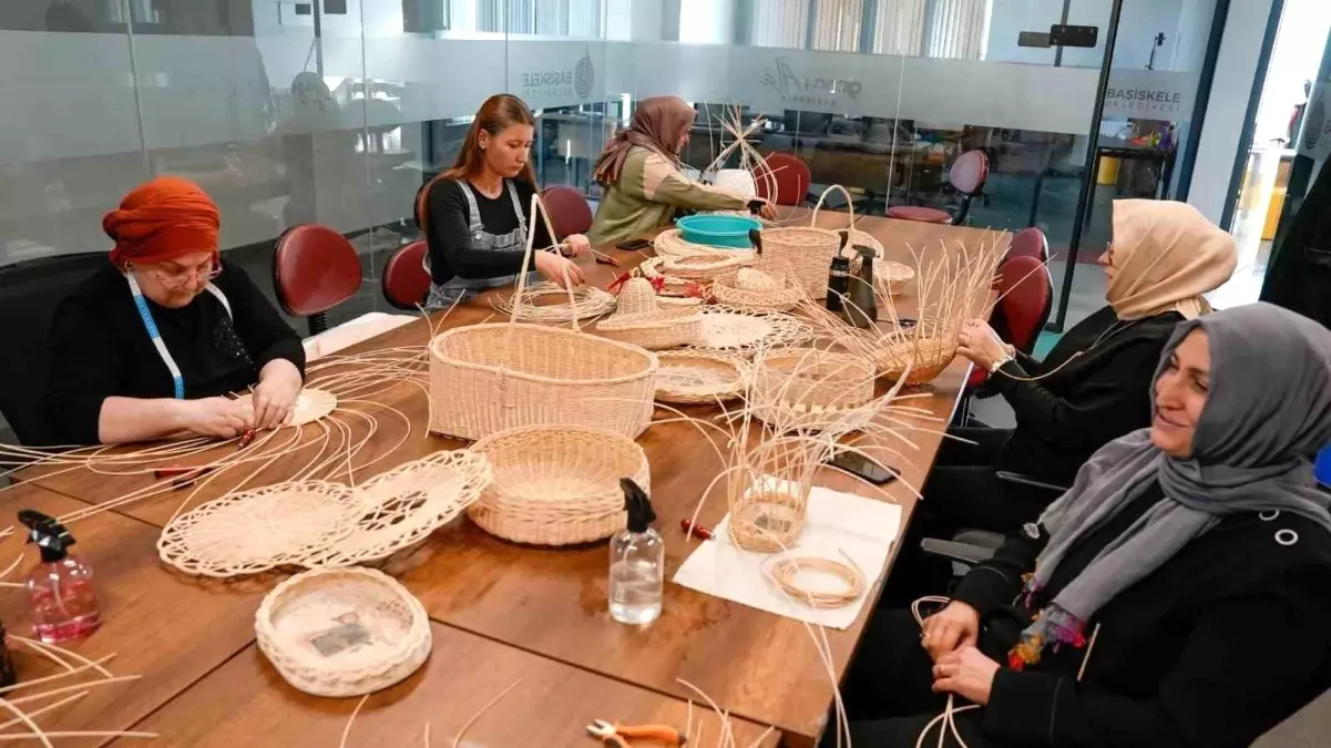 Başiskele'de Genc-i Ala Modeliyle Gençlere Kapı Açan Eğitim Atölyeleri