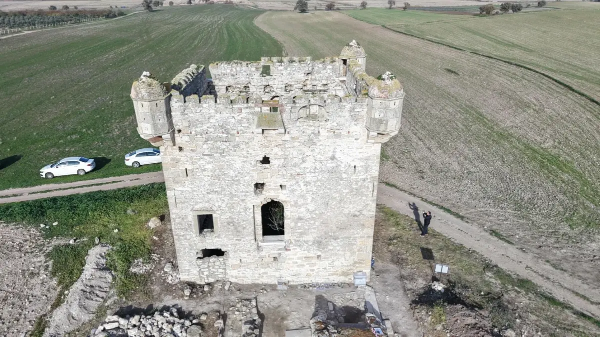 Çanakkale Ezine’de Cezayirli Gazi Hasan Paşa Köşkü’nün Gizemli Kalıntıları Gün Yüzüne Çıktı