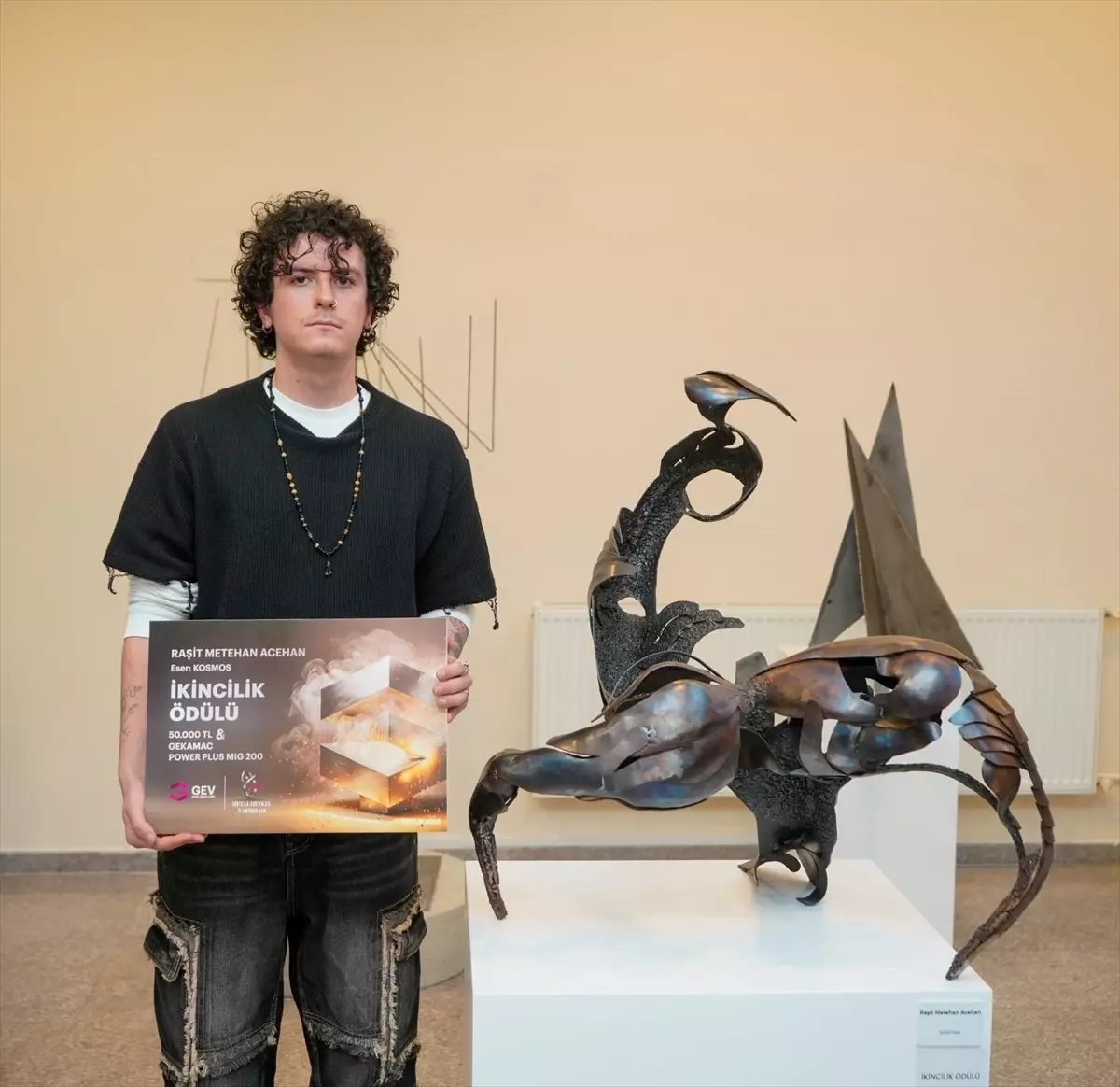 Gedik Vakfı’nın ‘Birlik’ Temalı Kaynaklı Metal Heykel Yarışması Genç Sanatçılara 70 Bin Lira Büyük Ödül Getirdi