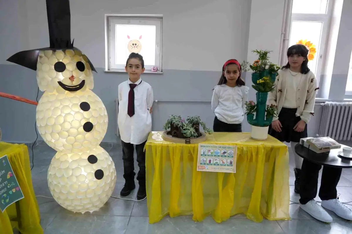 Erzurum’da Çocukların Geri Dönüşüm Şöleni: Yaratıcı Sanat Eserleri Sergileniyor