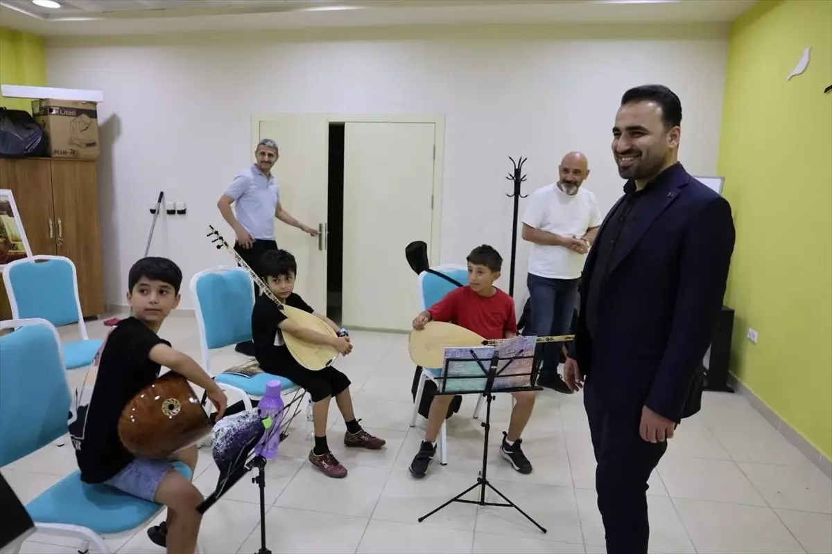 Vezirköprü'de Çocuklara Bağlama Eğitimi: Kültür Merkezinde Yeni Kurs Başladı