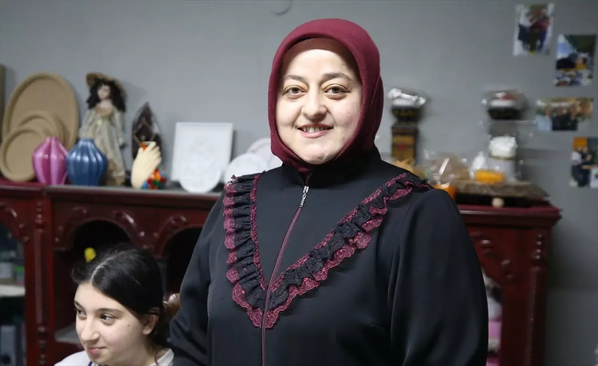Orhangazi’de Kadınların Sanat Atölyesi: El Emeğiyle Aile Bütçesine Katkı