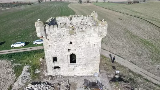 Çanakkale Ezine’de Cezayirli Gazi Hasan Paşa Köşkü’nün Gizemli Kalıntıları Gün Yüzüne Çıktı