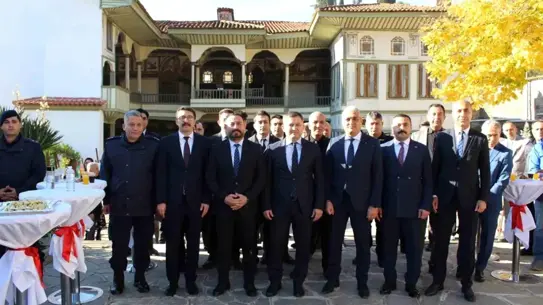 Çakırağa Konağı'nda Hükümlülerin El Sanatı ve Yağlı Boya Eserleri Sergilendi