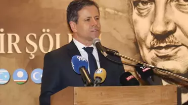 Şiir dinletisi sahnesi