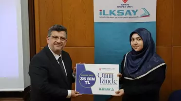 Mevlid-i Nebi Hikaye Yarışması'nda 75 Katılımcıdan Seçilen Üç Büyük Ödül Sahibi Oldu