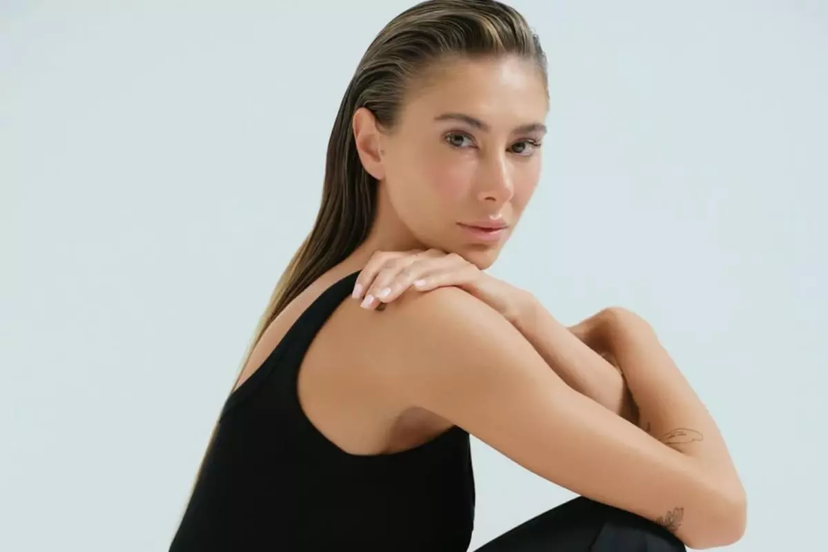 Şeyma Subaşı, yakalama kararına rağmen sosyal medyada reklamlarını sürdürüyor