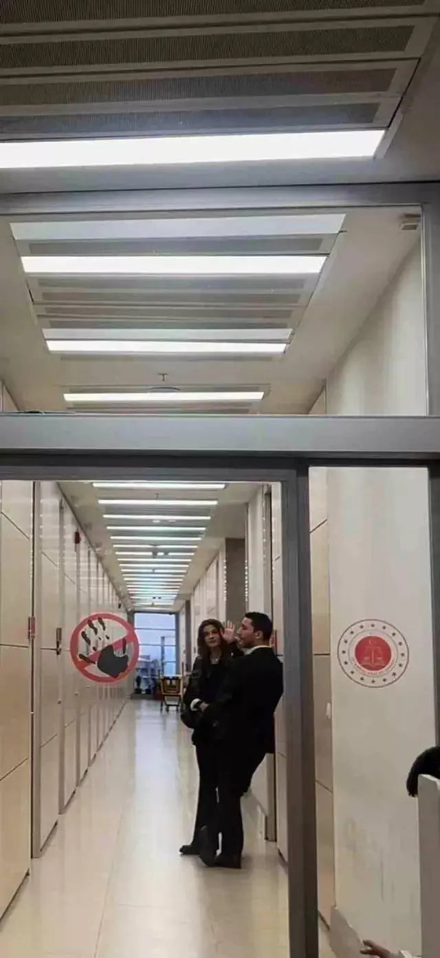 Berrak Tüzünataç ifade verirken