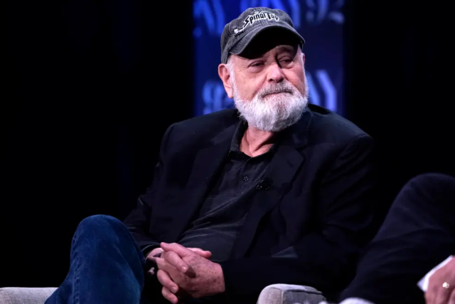 Olay yerinde inceleme yapan polis ekipleri