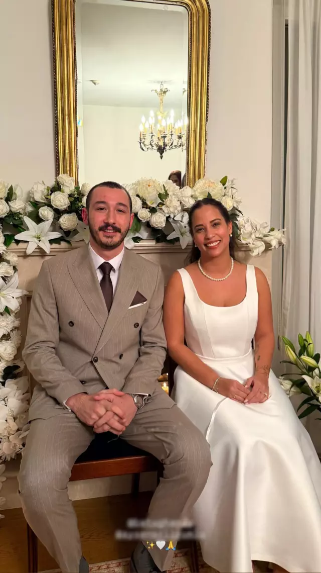 Nişan töreninde aile fotoğrafı