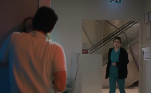 Aziz ve Maral’ın öpüşme sahnesi