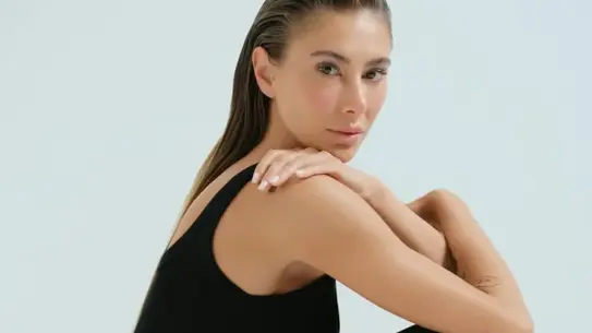 Şeyma Subaşı, yakalama kararına rağmen sosyal medyada reklamlarını sürdürüyor