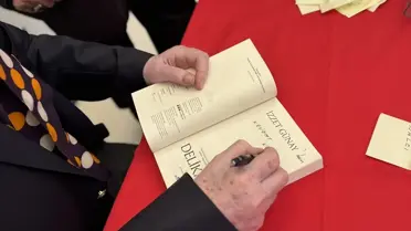 İzzet Günay, Yeni Kitabıyla Hayranlarıyla Buluştu