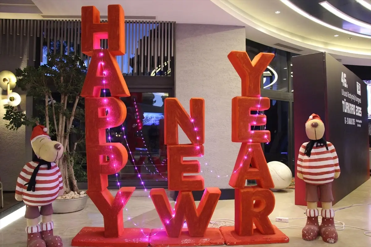 Antalya’da Yılbaşı Coşkusu Zirveye Çıktı: Otellerde Özel Menüler ve Canlı Şovlar