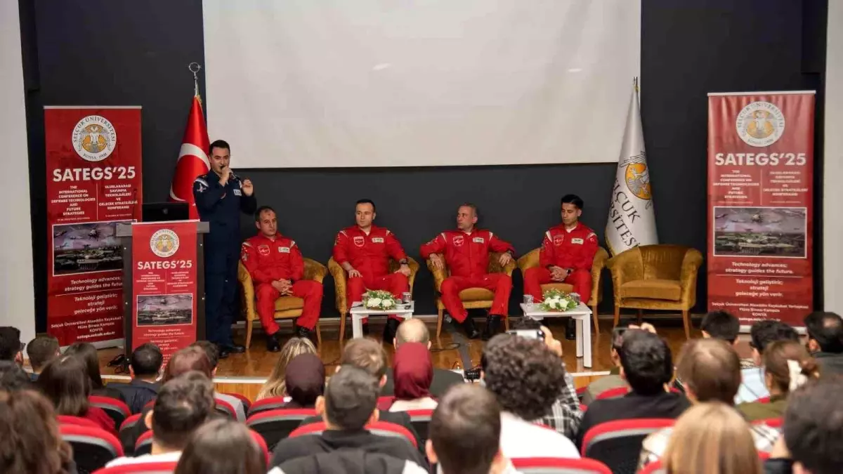 Türk Yıldızları, Selçuk Üniversitesi'nde SATEGS 2025'te Öğrencilerle Buluştu