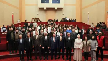 Panelde konuşma yapan Prof. Dr. Ahmet Hacımüftüoğlu