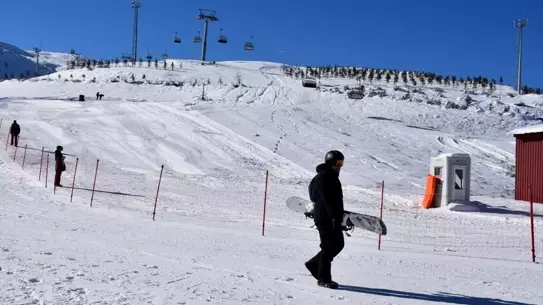 Çambaşı Kayak Merkezi pistlerinden bir görüntü