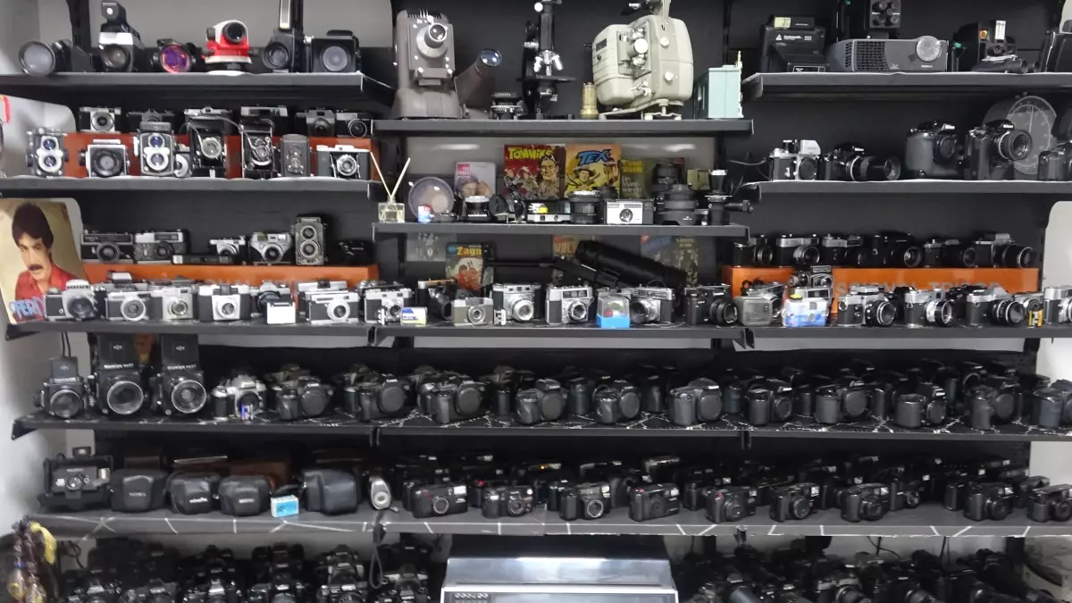 Tek Koluyla 41 Yıldır Fotoğraf Makinesi Tamiri: Düzce'nin Yaşayan Sanatçısı Mehmet Akgün