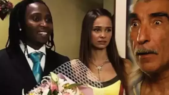 Pelin Sönmez, Asansörde Taytıyla Paylaştığı Fotoğrafla Göz Kamaştırdı