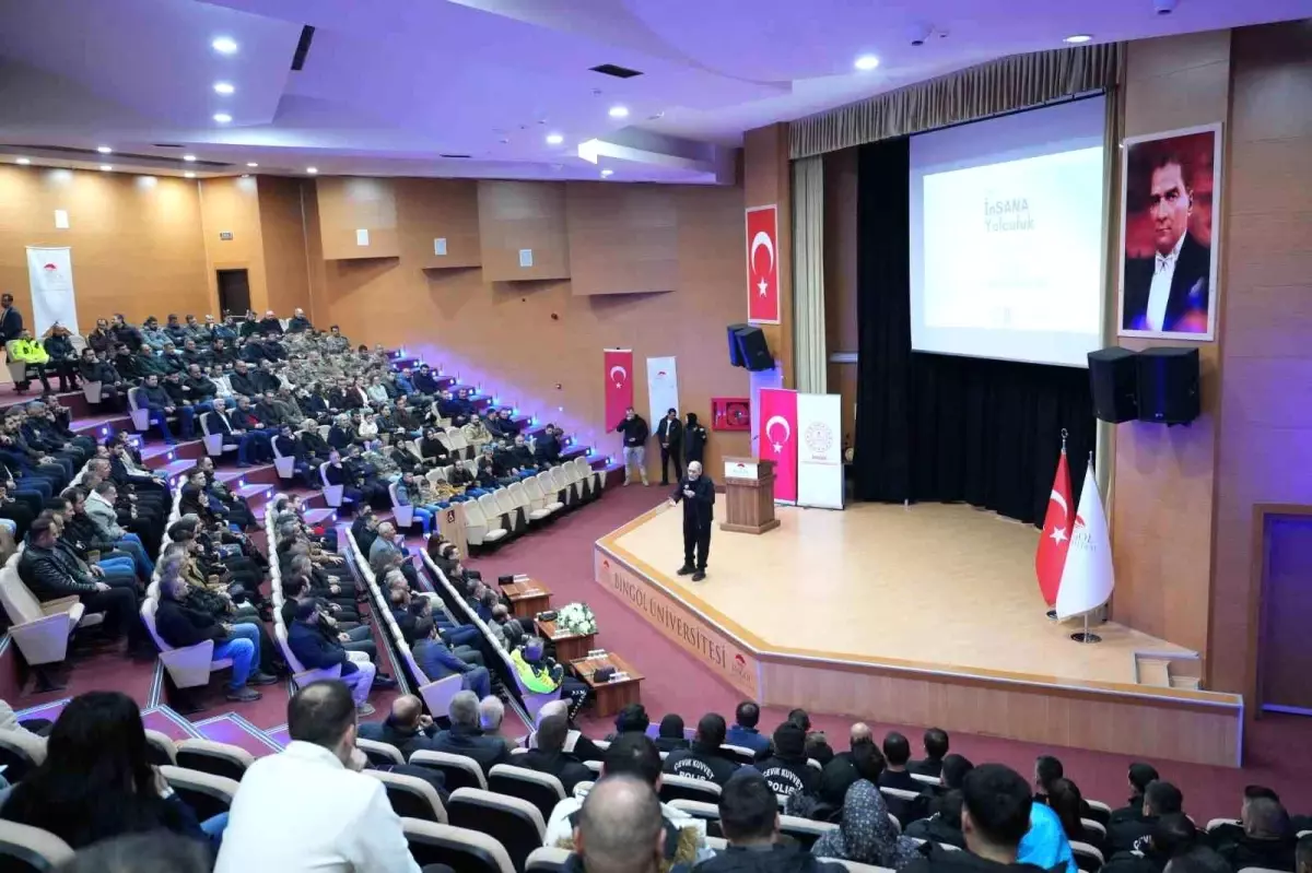 Bingöl’de Gençlik ve Aileye Yönelik 2025 Aile Yılı Konferansları Coşkuyla Gerçekleşti