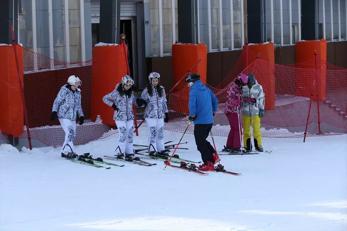 Palandöken Kayak Merkezi'nde Yılbaşı Coşkusu ve Tam Dolu Pistler