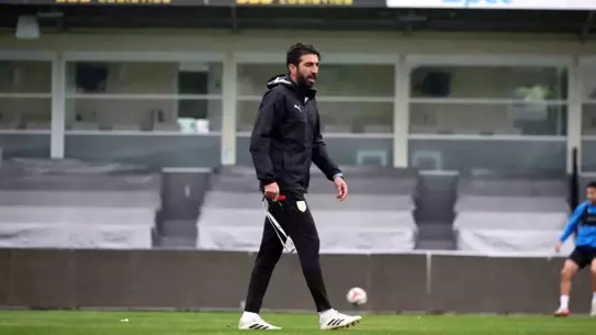 Burhan Eşer maç öncesi basın toplantısında