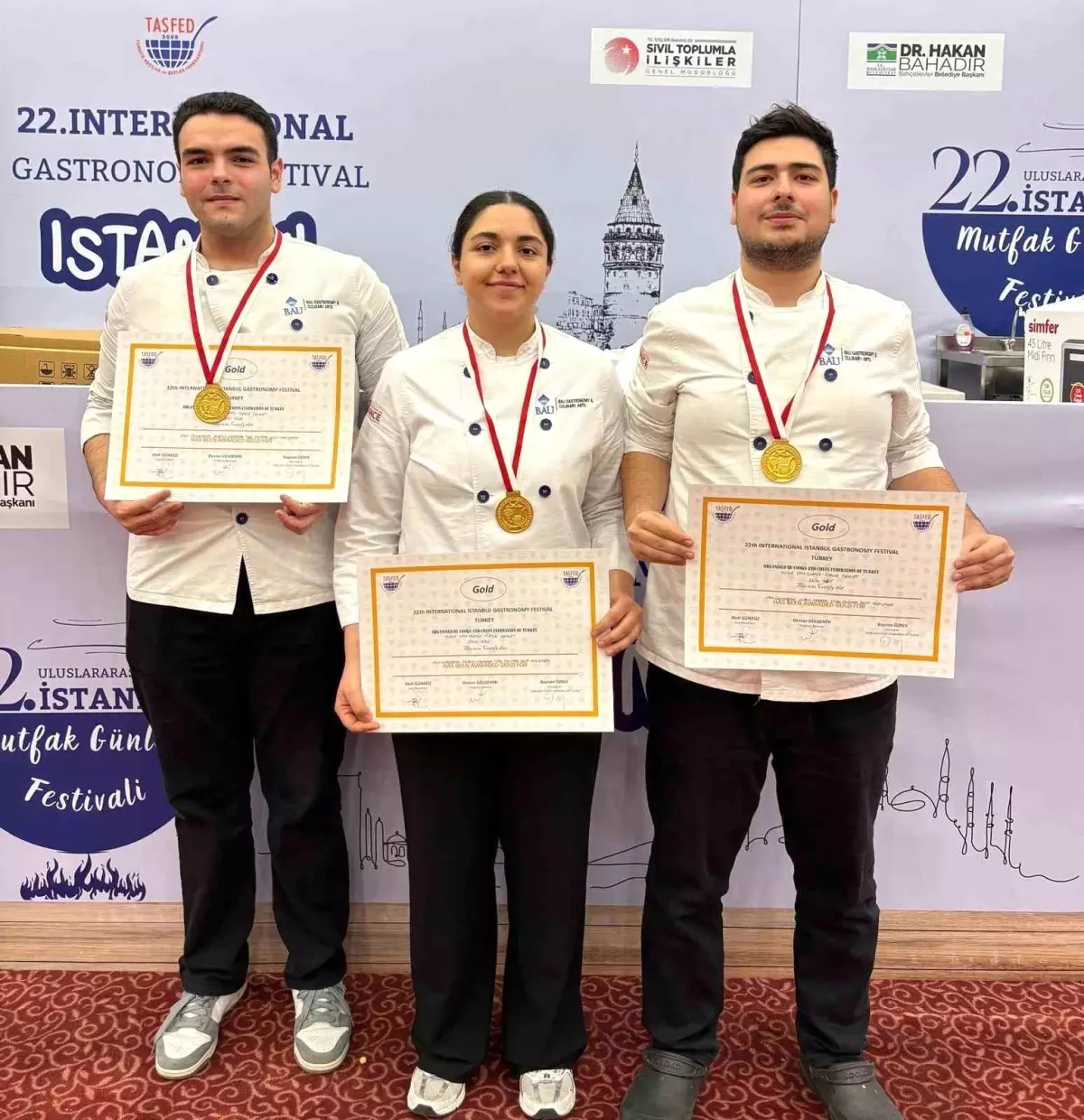 Bahçeşehir Üniversitesi Gastronomi Öğrencileri Uluslararası İstanbul Mutfak Günleri’nde Çifte Altın Madalya Kazandı