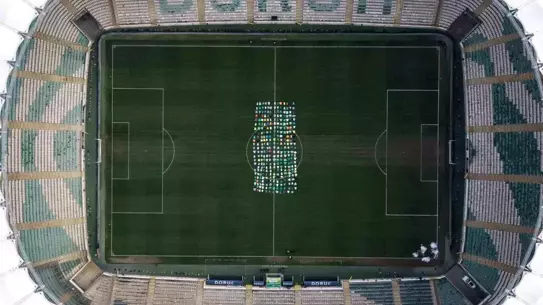 Bursaspor'un 308 İmzalı Formasıyla Gösterdiği Muhteşem Sahaya Çiçek Açan Koreografi