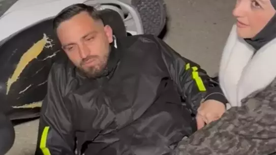 Motokurye Onur Eski, 'Kaza Yaptım' Bahane ile Sürpriz Evlilik Teklifi Yaptı