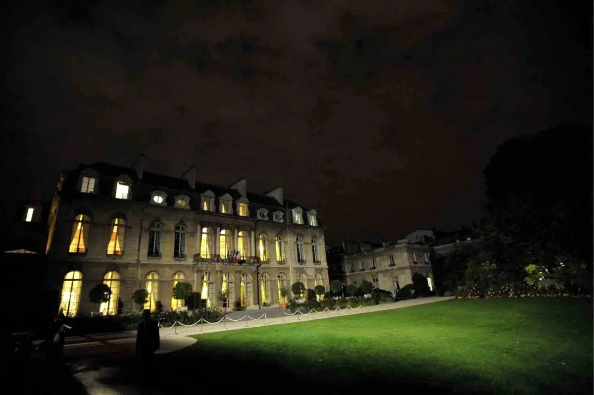 Elysee Sarayı'nda Şok Hırsızlık: 100'den Fazla Porselen Çalındı