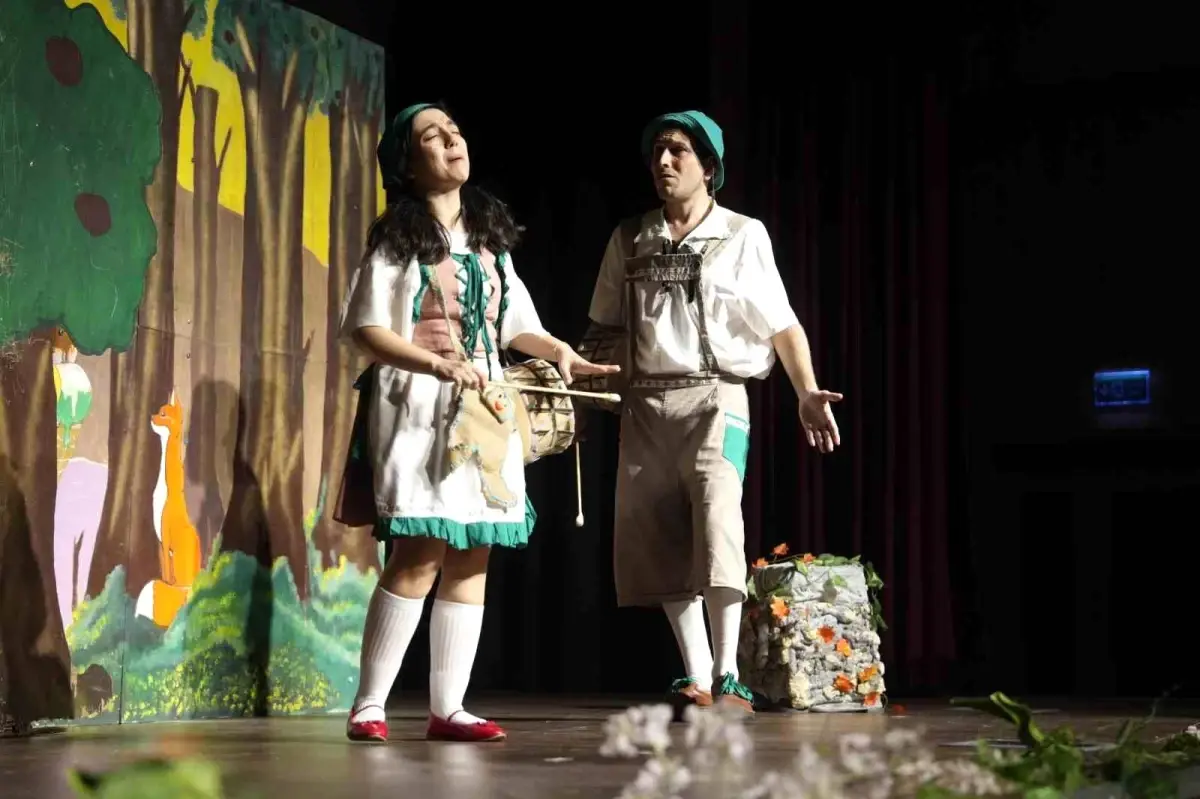 Kartal’da Çocuklar İçin Renkli Yeni Yıl Şöleni: Tiyatro ve Animasyon Coşkusu