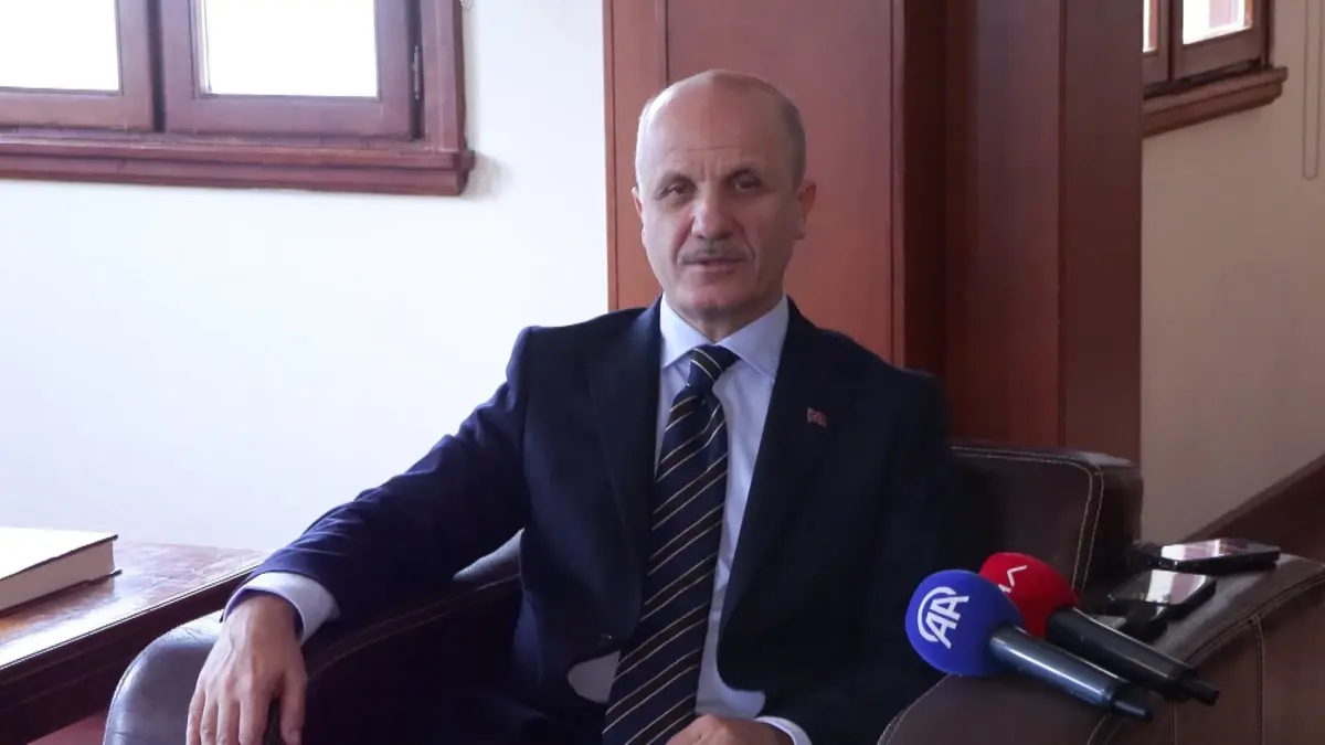 YÖK Başkanı Erol Özvar, Mimar Sinan Güzel Sanatlar Üniversitesi'nde Yeni Rektör Ahmet Sacit'i Selamladı